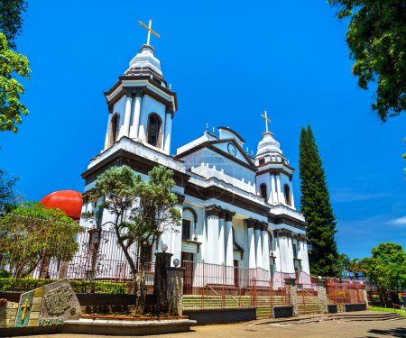 Téléchargez les photos : Cathédrale Notre-Dame du Pilier à Alajuela - Costa Rica, Amérique Centrale - en image libre de droit
