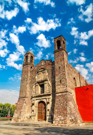 Téléchargez les photos : Temple de Santiago sur la Plaza de las Tres Culturas à Tlatelolco - Mexico, Mexique - en image libre de droit