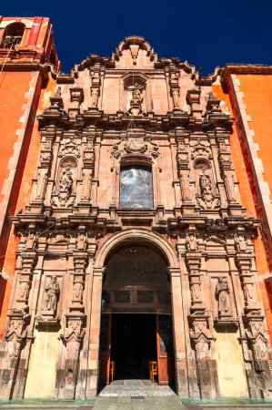 Téléchargez les photos : Façade enchanteresse de Parroquia y Templo de Belen à Guanajuato, Mexique - en image libre de droit