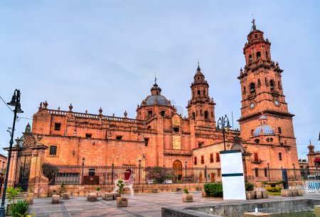 Téléchargez les photos : Cathédrale de Morelia, patrimoine mondial de l'UNESCO à Michoacan, Mexique - en image libre de droit