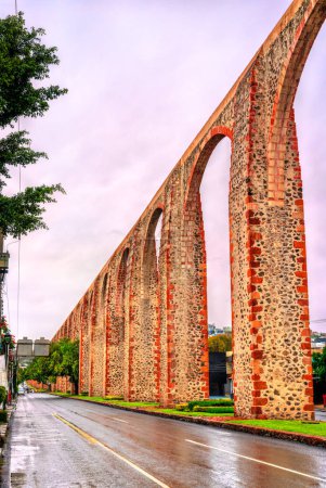 Téléchargez les photos : Aqueduc de Queretaro, patrimoine mondial de l'UNESCO au Mexique - en image libre de droit