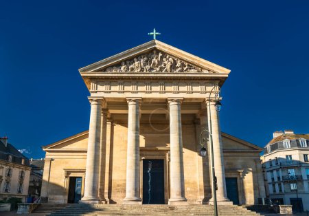 Téléchargez les photos : Eglise Saint-Germain à Saint-Germain-en-Laye près de Paris en Yvelines, France - en image libre de droit