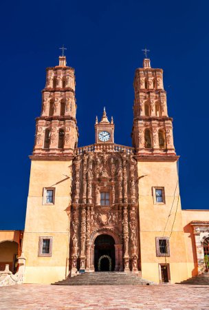 Téléchargez les photos : Église paroissiale Notre-Dame des Douleurs à Dolores Hidalgo, Guanajuato, Mexique - en image libre de droit