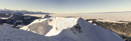 Luftaufnahme der Berge in der Schweiz
