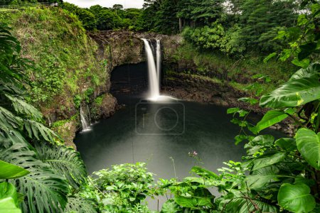 Longue exposition des chutes de Wailuku sur Big Island Hawaii