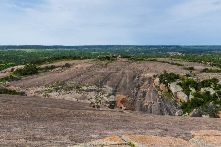 Téléchargez les photos : Vue du dôme de granit rose du parc national de la roche enchantée - en image libre de droit