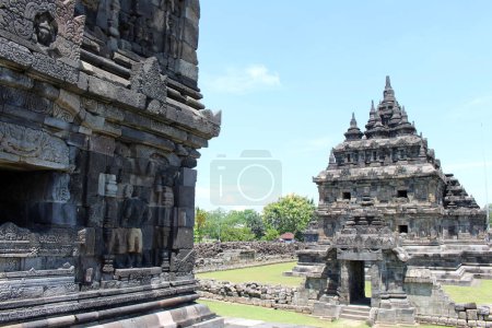 Foto de Detailed carvings on Plaosan temple wall in Java, Indonesia. Taken in July 2022. - Imagen libre de derechos