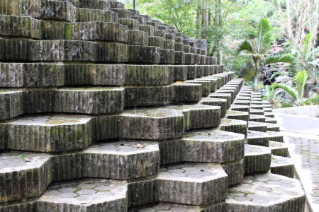 Foto de Line of stairs at Sendangsono Catholic shrine in Java. Taken in July 2022 - Imagen libre de derechos
