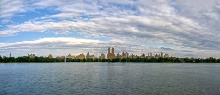 Téléchargez les photos : Jacqueline Kennedy Réservoir Onassis le réservoir Central Park - en image libre de droit