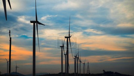 Téléchargez les photos : Wind power plant in Thailand. - en image libre de droit