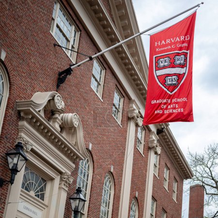 Foto de La famosa arquitectura de la icónica Universidad de Harvard en Cambridge, MA, EE.UU.. - Imagen libre de derechos