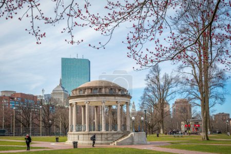 Foto de Vista de la arquitectura de Boston en Massachusetts, EE.UU. en el Boston Commons. - Imagen libre de derechos