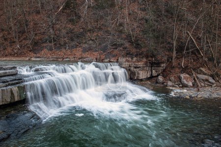 Die niedrigeren Wasserfälle im Taughannock Falls State Park im upstate New York.