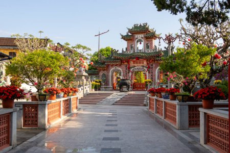 Téléchargez les photos : Hoi An, Vietnam- 29 Feb, 2024 : Bâtiment historique de Fukien Assembly Hall à Hoi An, Vietnam. C'est un bâtiment historique dans cette vieille ville. - en image libre de droit
