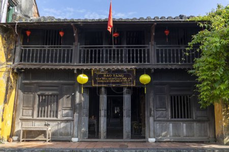 Foto de Hoi An, Vietnam-1 Mar 2024: Museum of Folklore in the Hoi An Ancient Town, Vietnam. Hoi Una antigua ciudad histórica cuenta con edificios que datan del siglo XV - Imagen libre de derechos