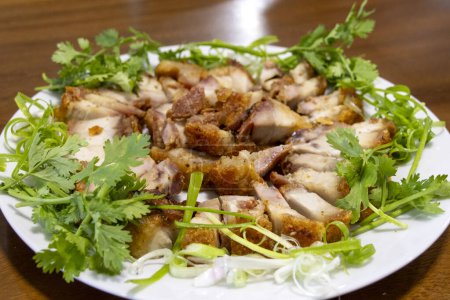 Knusprig gebratener Schweinebauch chinesische Küche