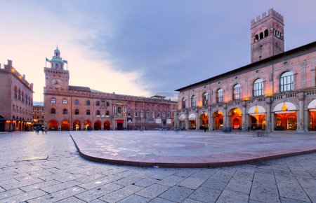 Bolonia, Italia. Piazza del Nettuno y Piazza Maggiore en Bolonia, Italia hito en Emilia-Romaña provincia histórica.