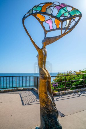 Téléchargez les photos : Laguna Beach, CA, États-Unis - 17 avril 2022 : The Laguna Beach, Sea Breeze Sculpture - en image libre de droit