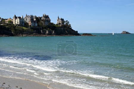 Pointe du Moulinet de Dinard with its listed houses