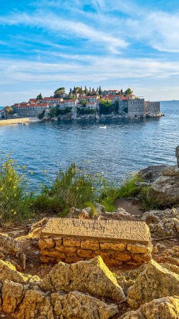 Téléchargez les photos : Île de Sveti Stefan, Riviera de Budva, Monténégro - en image libre de droit