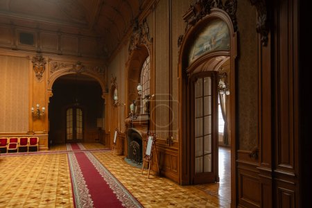 Téléchargez les photos : Lviv, Ukraine - Mars 27, 2024 : Intérieur de la Chambre des Scientifiques de Lviv (ancien noble casino) - en image libre de droit