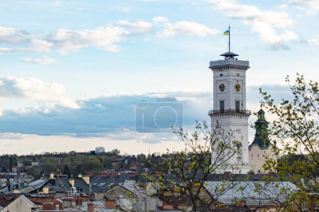 Lviv, Ukraine - 3 avril 2024 : Vue sur la mairie de Lviv