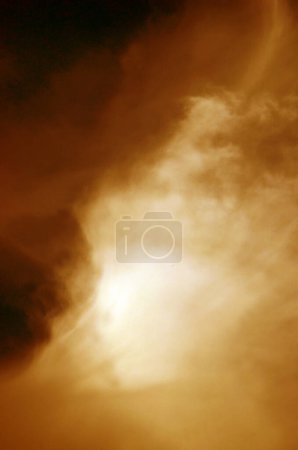 Foto de Nubes en el cielo al atardecer, macro, primer plano de la foto - Imagen libre de derechos
