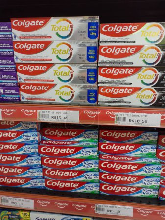 Photo for RIO DE JANEIRO, BRAZIL - May 2, 2024: Colgate toothpaste on the supermarket shelf. Close up - Royalty Free Image