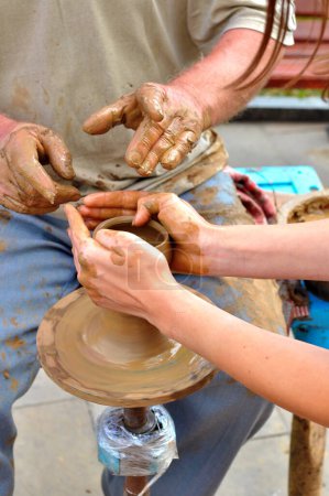 Téléchargez les photos : Art de la poterie. Fabrication et enseignement de la poterie. - en image libre de droit