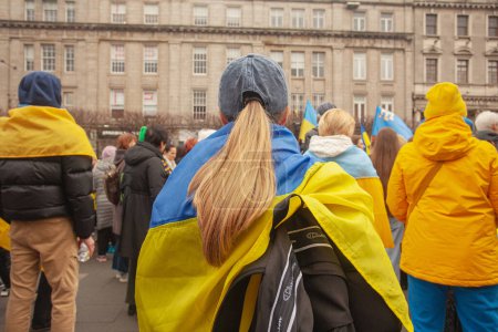 Foto de Dublin, Co. Dublin, Ireland - February 24th 2023 - Ukrainians and supporters rally. The first anniversary of Russia's invasion of Ukraine. O'Connell street near GPO - Imagen libre de derechos