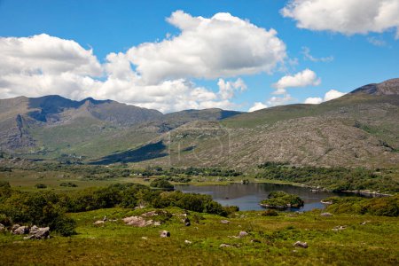 Landschaft aus Ladys Sicht, Killarney National Park in Irland. Der berühmte Ladies View, Ring of Kerry, eines der besten Panoramen Irlands