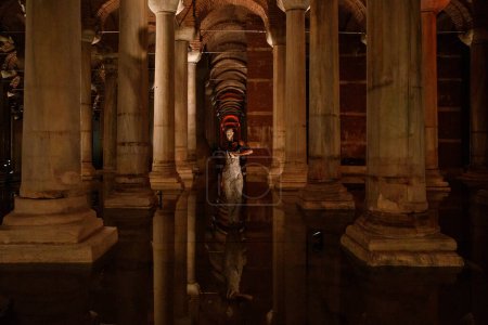 Foto de La Cisterna Basílica, o Yerebatan Sarayi, es el antiguo embalse subterráneo de agua debajo de la ciudad de Estambul, Turquía.
. - Imagen libre de derechos