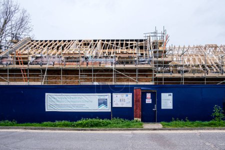 Foto de Leatherhead Surrey, Reino Unido, 02 de abril de 2024, Desarrollo residencial de viviendas sociales sin personas - Imagen libre de derechos
