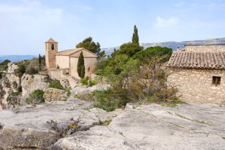 Die Kirche Santa Maria de Siurana ist ein romanisches Gebäude in Siurana, Tarragona.