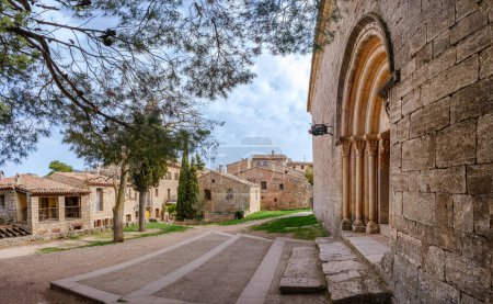 La iglesia de Santa Maria de Siurana es un edificio románico en Siurana, Tarragona.