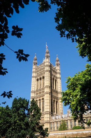 Téléchargez les photos : Maison des Seigneurs de Victoria Tower Gardens, à Londres - en image libre de droit