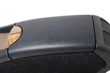Téléchargez les photos : Élément en plastique de l'intérieur de la voiture est recouvert de cuir noir accoudoir ou une boîte à gants pièce de rechange avec des trous de climatisation sur un fond blanc. Catalogue pour le site. - en image libre de droit
