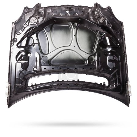Capucha de hierro negro sobre un fondo aislado en un estudio fotográfico por separado después de teñir y enderezar. Bonnet en un servicio de coches en venta.