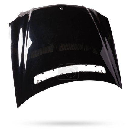 Capucha de hierro negro sobre un fondo aislado en un estudio fotográfico por separado después de teñir y enderezar. Bonnet en un servicio de coches en venta.