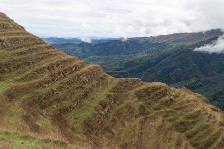 Téléchargez les photos : Terrasses de montagne au Daghestan, le Caucase du Nord en Russie - en image libre de droit