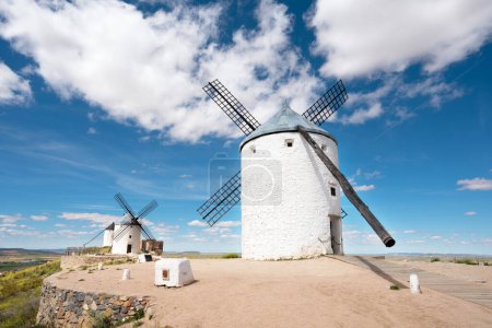 Foto de Molinos de viento Don Quijote en Consuegra, Toledo, España. Foto de alta calidad - Imagen libre de derechos