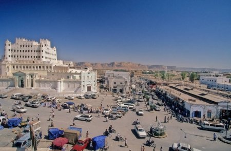 Foto de Palacio Seiyun fue la residencia real del sultán de Kathiri, situado en la ciudad de Seiyun en la región de Hadhramaut, Yemen. - Imagen libre de derechos