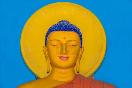 Foto de Balapitya Purana Viharay, Sri Lanka. 07. 02. 2023 Sri Pushparama templo interior. figuras que representan toda la historia de Buda, a partir del nacimiento. - Imagen libre de derechos
