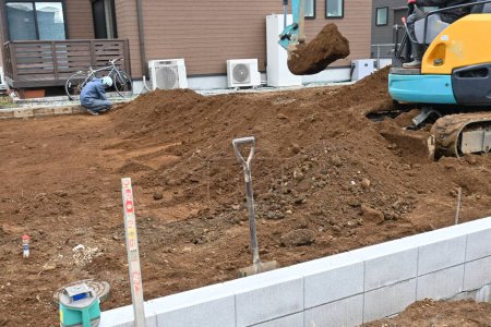 Foto de Una vista de un sitio de construcción de cimientos para un edificio residencial. - Imagen libre de derechos