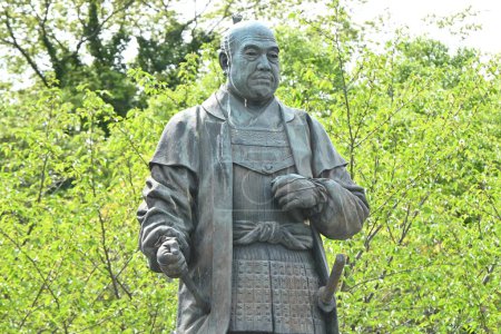 Statue von Tokugawa Ieyasu. Japan Tourismus Aichi Präfektur Okazaki Burg. Er ist eine historische Person, die das Zeitalter der Bürgerkriege überlebt hat und Gründer des Edo-Shogunats ist.