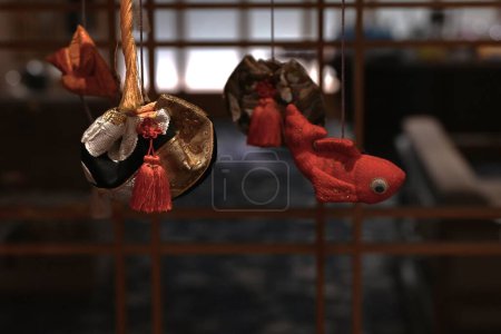 Japan Travel. Decoraciones colgantes (Tsurushi Kazari) se exhiben cada marzo durante el Festival de la Muñeca para orar por el crecimiento de las niñas.