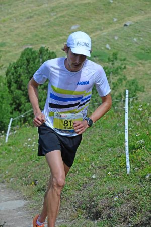 Téléchargez les photos : Zinal, SUISSE - 7 AOÛT : Elite runner, Hayden Hawks (USA) Team Hoka au Championnat du Monde Sierre-Zinal Course sur piste : 7 août 2021 à Zinal, Suisse - en image libre de droit