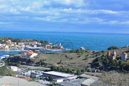 Foto de El puerto francés de Port Vendres en la costa mediterránea cerca de España. - Imagen libre de derechos