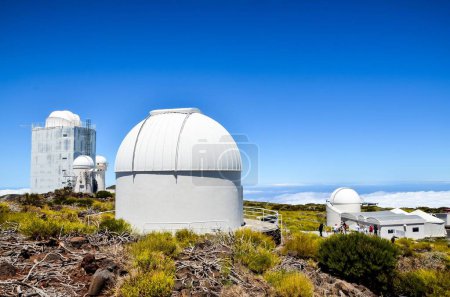 Teleskope des Teide-Observatoriums auf Teneriffa, Spanien.