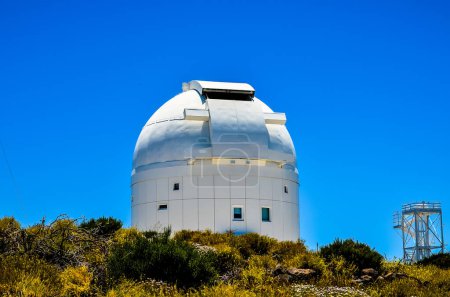 Telescopios del Observatorio Astronómico del Teide en Tenerife, España.